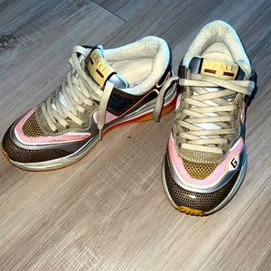 🌹AUTHENTIC GUCCI SNEAKERS 🌹